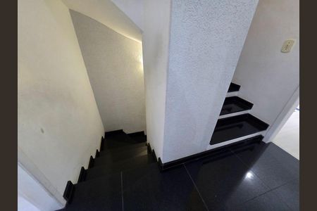 5_photo/94dce356cf.7a84f7ff2c106b4f-ATLAS-38ddc62e-d2ea-47e5-a945-45cf796ad03b.jpg de casa à venda com 4 quartos, 148m² em Novo Mundo, Curitiba