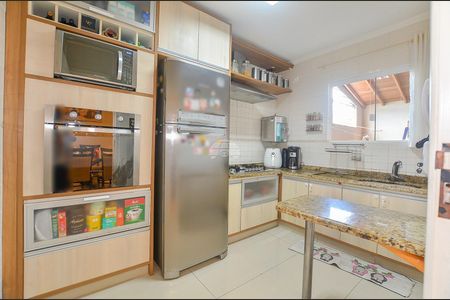 6_photo/94dce35775.3b81e5ded580b125-ATLAS-cba730a3-0f8d-420e-bd68-5ad6d4628341.jpg de casa à venda com 3 quartos, 170m² em Novo Mundo, Curitiba