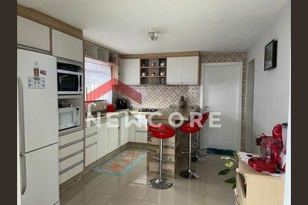4_photo/94dce357b9.bf6b4b601a5c4813-ATLAS-b3dd5047-53a1-4f9f-bee7-bf309af6011d.jpg de casa à venda com 4 quartos, 302m² em Novo Mundo, Curitiba