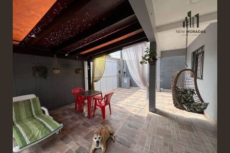 8_photo/94dce357db.760d7ecec936a2b8-ATLAS-d3a8983d-b74f-4b56-8c3a-7c965f572aec.jpg de casa à venda com 4 quartos, 150m² em Novo Mundo, Curitiba