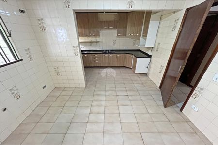 2_photo/94dce358c7.f9fd596f8c1c84e9-ATLAS-0b86c52e-305c-4828-97e8-1418013321c7.jpg de casa para alugar com 3 quartos, 360m² em Novo Mundo, Curitiba