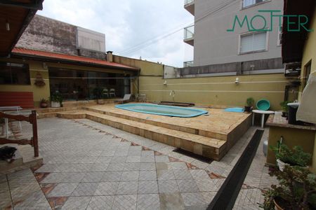 2_photo/94dce358ed.7dc29441a77b793f-ATLAS-01c0832e-8e61-457a-9bd4-0f99de7a1374.jpg de casa à venda com 4 quartos, 1m² em Novo Mundo, Curitiba