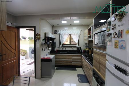 5_photo/94dce358ed.7dc29441a77b793f-ATLAS-151b25ab-f2ad-4d12-a75a-8bba2d60fbd4.jpg de casa à venda com 4 quartos, 1m² em Novo Mundo, Curitiba