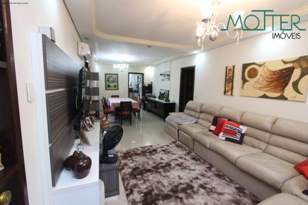 3_photo/94dce358ed.7dc29441a77b793f-ATLAS-b4fd5224-0b2f-4dd2-9103-369c8596e202.jpg de casa à venda com 4 quartos, 120m² em Novo Mundo, Curitiba