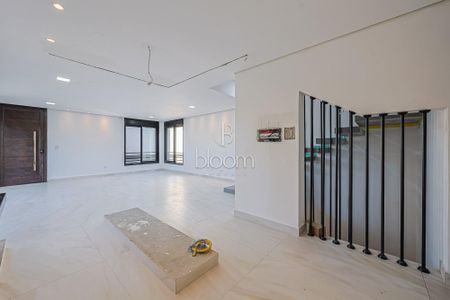 12_photo/94dce358ef.dfff1e93406dc28d-ATLAS-a2b12c37-2afb-494d-8bbb-172a4ae7bc38.jpg de casa à venda com 3 quartos, 215m² em Novo Mundo, Curitiba