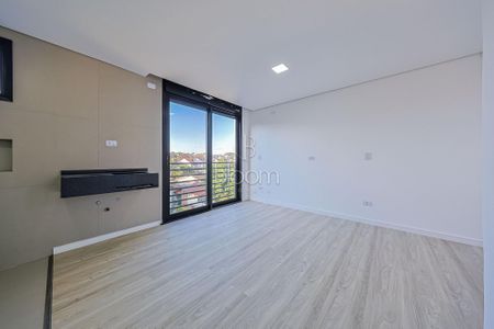 28_photo/94dce358ef.dfff1e93406dc28d-ATLAS-ad966c59-c3ab-4e02-9c8f-df68d6a5e620.jpg de casa à venda com 3 quartos, 215m² em Novo Mundo, Curitiba