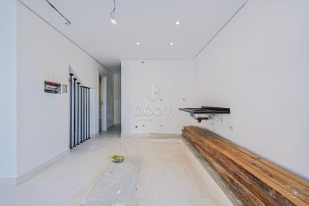 10_photo/94dce358ef.dfff1e93406dc28d-ATLAS-bc4d6b3d-a2aa-4990-9664-0db46607e235.jpg de casa à venda com 3 quartos, 215m² em Novo Mundo, Curitiba