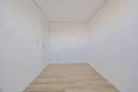 26_photo/94dce358ef.dfff1e93406dc28d-ATLAS-c3e24e24-0d4d-4f15-b648-c7dc66f46b5b.jpg de casa à venda com 3 quartos, 215m² em Novo Mundo, Curitiba