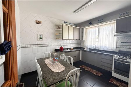 5_photo/94dce3595d.7e2ea02b9085bf9d-ATLAS-3528e6dd-acaa-47bd-8afb-aa1381a5b67f.jpg de casa à venda com 3 quartos, 329m² em Novo Mundo, Curitiba