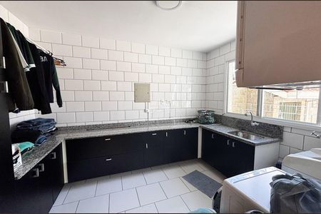 6_photo/94dce3595d.7e2ea02b9085bf9d-ATLAS-8d7b548c-4e0e-45cc-8d51-28ee2c5fc919.jpg de casa à venda com 3 quartos, 329m² em Novo Mundo, Curitiba