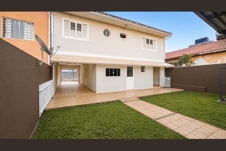 3_photo/94dce35a0b.babca6c7f82b9010-ATLAS-d9a7f059-8b01-4274-848c-bb35f78ecfc8.jpg de casa à venda com 4 quartos, 230m² em Novo Mundo, Curitiba
