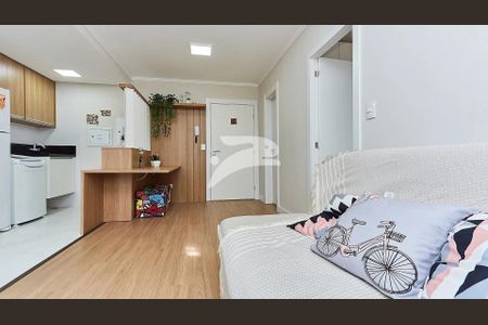 2_photo/94dce35e99.386b31f556537303-ATLAS-1825f1d0-2d2f-42a6-bc6f-8df25e2c6aa2.jpg de apartamento à venda com 1 quarto, 36m² em Novo Mundo, Curitiba