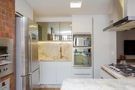 6_photo/94dce35ec9.08f922be3a726ba4-ATLAS-c1ffe5a9-7f5a-475e-b90f-1995da950996.jpg de apartamento à venda com 4 quartos, 155m² em Novo Mundo, Curitiba