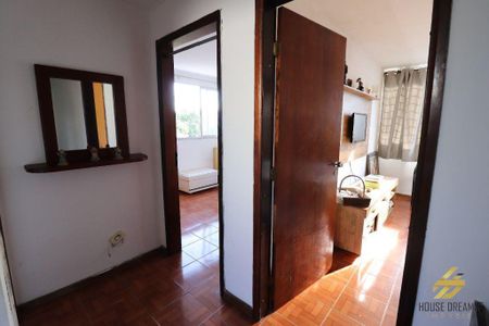 6_photo/94dce35f57.a6f2120c715e6f27-ATLAS-2b2d405c-9a46-4221-a914-641fac5a7e8a.jpg de casa à venda com 3 quartos, 112m² em Novo Mundo, Curitiba