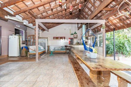 8_photo/94dce35f83.ead0744c2329e0c8-ATLAS-ae7a4196-ff46-48d9-ae4d-8331ca35f0ca.jpg de casa à venda com 4 quartos, 420m² em Guaíra, Curitiba