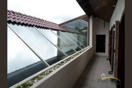 2_photo/94dce35f9d.e7056842b54bb805-ATLAS-7d4551f5-9826-47dc-b48d-e0099ce1d527.jpg de casa à venda com 4 quartos, 504m² em Portão, Curitiba