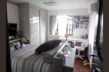 7_photo/94dce35f9d.e7056842b54bb805-ATLAS-b83c8e7f-b4a6-42fd-82ca-62b4bca555da.jpg de casa à venda com 4 quartos, 504m² em Portão, Curitiba