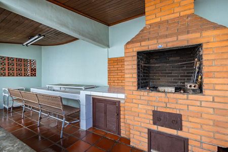 25_photo/94dce36123.3475f5d9beed23c9-ATLAS-d4e838de-6970-45ec-aac2-a3efdfea73e3.jpg de casa à venda com 4 quartos, 200m² em Água Verde, Curitiba