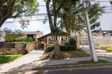 43_photo/94dce3619b.13d0ec831a74b199-ATLAS-9566b25f-6f3d-462f-b4c4-0e19b6dca660.jpg de casa à venda com 3 quartos, 455m² em Água Verde, Curitiba