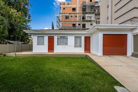 24_photo/94dce3624f.746f1a8a88028fbe-ATLAS-bd270663-348f-4ba3-87a9-ad2d64cf9ff4.jpg de casa à venda com 4 quartos, 302m² em Água Verde, Curitiba