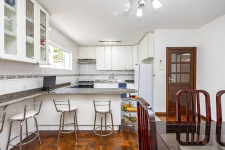 18_photo/94dce3624f.746f1a8a88028fbe-ATLAS-c4d1dbc2-a44b-4a51-a7dc-bc7bdb527162.jpg de casa à venda com 4 quartos, 302m² em Água Verde, Curitiba