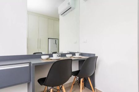 3_photo/94dce3628b.3d63123a715f48c6-ATLAS-c5bb3d7a-7e75-4fac-bd35-c17020b8309c.jpg de apartamento para alugar com 1 quarto, 18m² em Água Verde, Curitiba