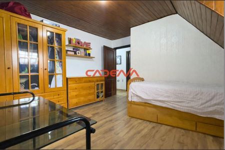 13_photo/94dce36397.e9f7fe0d28d0f4a0-ATLAS-eb8fa71a-47da-494c-b1a6-86579f74a3be.jpg de casa à venda com 3 quartos, 250m² em Água Verde, Curitiba