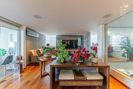 40_photo/94dce365cf.f22aa68387a9009d-ATLAS-457b2c9d-0248-4b02-8ece-e49a190df5b7.jpg de apartamento à venda com 4 quartos, 336m² em Portão, Curitiba