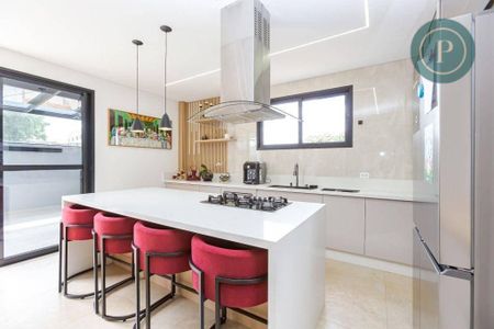 9_photo/94dce3697d.f90d1e514ded60bc-ATLAS-4b163dfa-cf3c-48f8-ad16-0a5e76a06ccc.jpg de casa à venda com 3 quartos, 259m² em Portão, Curitiba