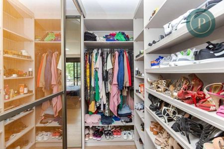 20_photo/94dce3697d.f90d1e514ded60bc-ATLAS-d9856818-fd9e-426b-9686-a38306509e61.jpg de casa à venda com 3 quartos, 259m² em Portão, Curitiba