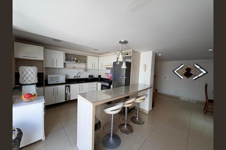 7_photo/94dce36a87.8280fc8df53f6233-ATLAS-52cbdbba-22fc-49b8-83a8-84411c6206cc.jpg de casa à venda com 2 quartos, 198m² em Portão, Curitiba