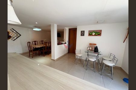 21_photo/94dce36a87.8280fc8df53f6233-ATLAS-c4615d6a-924a-47cb-90a2-0ce3206b680e.jpg de casa à venda com 2 quartos, 198m² em Portão, Curitiba