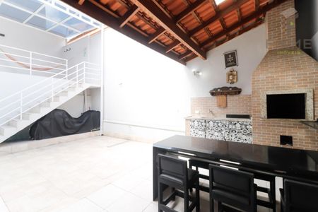 47_photo/94dce36a87.8280fc8df53f6233-ATLAS-de945878-7599-4f15-beb1-e582a2d36e21.jpg de casa à venda com 3 quartos, 192m² em Portão, Curitiba