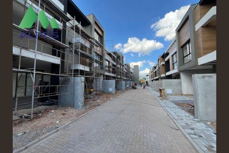 42_photo/94dce36d0d.77fa9bd083dc096a-ATLAS-df3eb9de-ec1a-4a68-a271-a7f10c4dec3c.jpg de casa à venda com 3 quartos, 126m² em Santa Quiteria, Curitiba