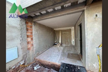 4_photo/94dce36d0d.77fa9bd083dc096a-ATLAS-f4e582bd-3a2b-404c-bffd-f96126785c61.jpg de casa à venda com 3 quartos, 126m² em Santa Quiteria, Curitiba