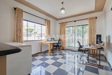 1_photo/94dce36de3.b7afec13c8c84584-ATLAS-06bd104d-98db-47b0-ac77-279dc8ea62a0.jpg de casa à venda com 4 quartos, 435m² em Portão, Curitiba