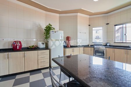 4_photo/94dce36de3.b7afec13c8c84584-ATLAS-5bcd64bc-a93b-439b-9a57-b813abd49cbc.jpg de casa à venda com 4 quartos, 435m² em Portão, Curitiba