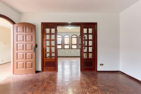 3_photo/94dce37039.f2ed236aecaa8a04-ATLAS-dd121eef-085f-46a2-903a-cc9167516373.jpg de casa para alugar com 1 quarto, 223m² em Portão, Curitiba