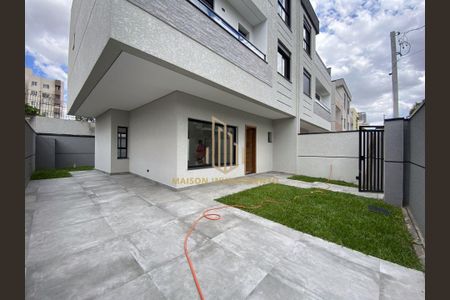 7_photo/94dce370a7.4f9b5e5a209ca818-ATLAS-ced17090-fd98-4c7a-9912-7c2da49bca2d.jpg de casa à venda com 3 quartos, 187m² em Vila Izabel, Curitiba