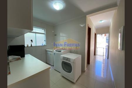 6_photo/94dce372f3.2b57347f83d48e3d-ATLAS-8b413a7d-6dcf-4ff8-b07c-d8a06d433cb3.jpg de casa à venda com 4 quartos, 411m² em Portão, Curitiba