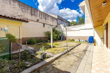 8_photo/94dce374cb.e9744f0b397a6472-ATLAS-21b5a7b1-72a8-4e88-99da-e0a12ed776fd.jpg de casa à venda com 5 quartos, 250m² em Santa Quiteria, Curitiba