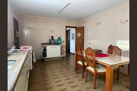 12_photo/94dce375eb.906020ab0bc1df8b-ATLAS-9fb8de60-10f6-47ed-bf0c-bae02ed54537.jpg de casa à venda com 3 quartos, 131m² em Vila Izabel, Curitiba