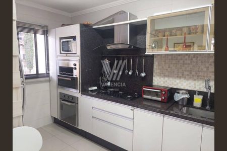 13_photo/94dce377b5.95bc2a4251ebce80-ATLAS-ec4a50a3-e071-4162-b38e-35e3388e5131.jpg de apartamento à venda com 2 quartos, 100m² em Vila Izabel, Curitiba