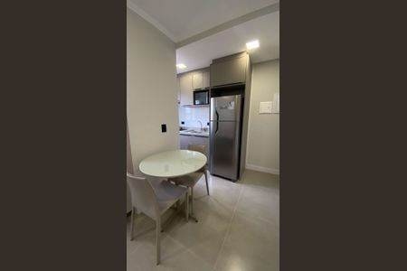 4_photo/94dce379f5.a06c554ccff76e37-ATLAS-31975db2-8894-43ef-b397-8d4c4d9e7181.jpg de apartamento para alugar com 1 quarto, 30m² em Vila Izabel, Curitiba