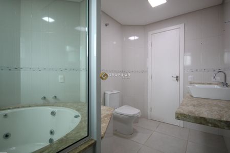 11_photo/94dce37b51.aef4de6394ba8e6d-ATLAS-955ff42e-16af-48db-9d12-6d1ea5acd989.jpg de casa à venda com 5 quartos, 245m² em Água Verde, Curitiba