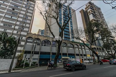 8_photo/94dce37b79.c71d6e8a3b60fe02-ATLAS-99f3190b-cd63-446a-9b24-d321fdb9d934.jpg de apartamento para alugar com 3 quartos, 155m² em Água Verde, Curitiba