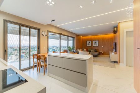 5_photo/94dce37b87.51f47d774c35bea2-ATLAS-e83a6571-e88e-45cb-a609-942b7d122991.jpg de apartamento à venda com 3 quartos, 155m² em Água Verde, Curitiba