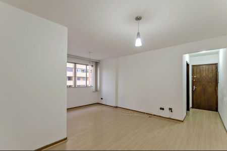 3_photo/94dce37bd9.cb3bae6a240dcdb6-ATLAS-555d75e5-6239-4d41-946f-25145d4727bf.jpg de apartamento para alugar com 3 quartos, 85m² em Vila Izabel, Curitiba