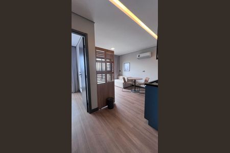 2_photo/94dce37bfb.8605a560f858fbe4-ATLAS-e16ac480-d27c-4e18-ae87-279d78a6def5.jpg de apartamento à venda com 1 quarto, 33m² em Água Verde, Curitiba