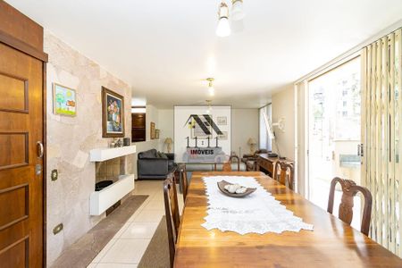 18_photo/94dce37c17.7d44486df2fbe63f-ATLAS-05d9cec2-bc7d-464f-81b3-7fe9af3a4793.jpg de casa à venda com 5 quartos, 255m² em Água Verde, Curitiba